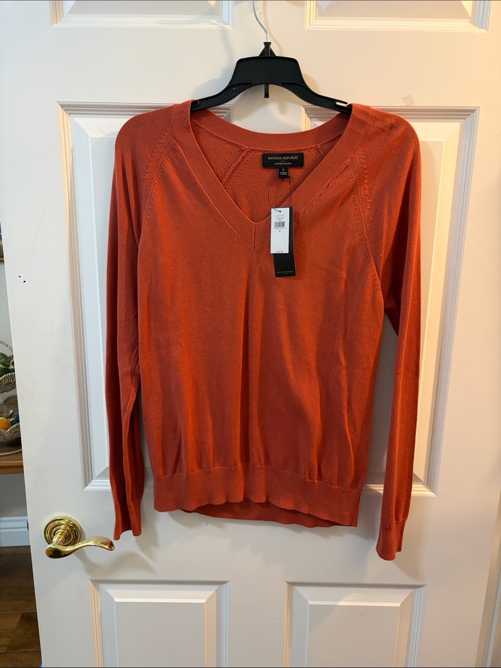 Banana Republic Women's V-Neck Sweater - Terracotta Orange